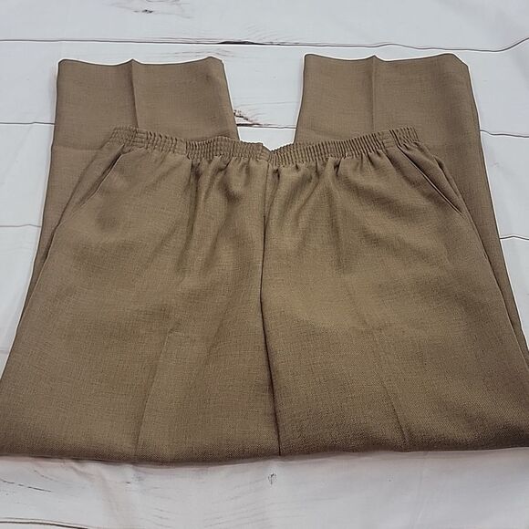 𝅺womens Alfred Dunner Classic Taupe size 10 Petite Classic Dress Slacks - Picture 1 of 4